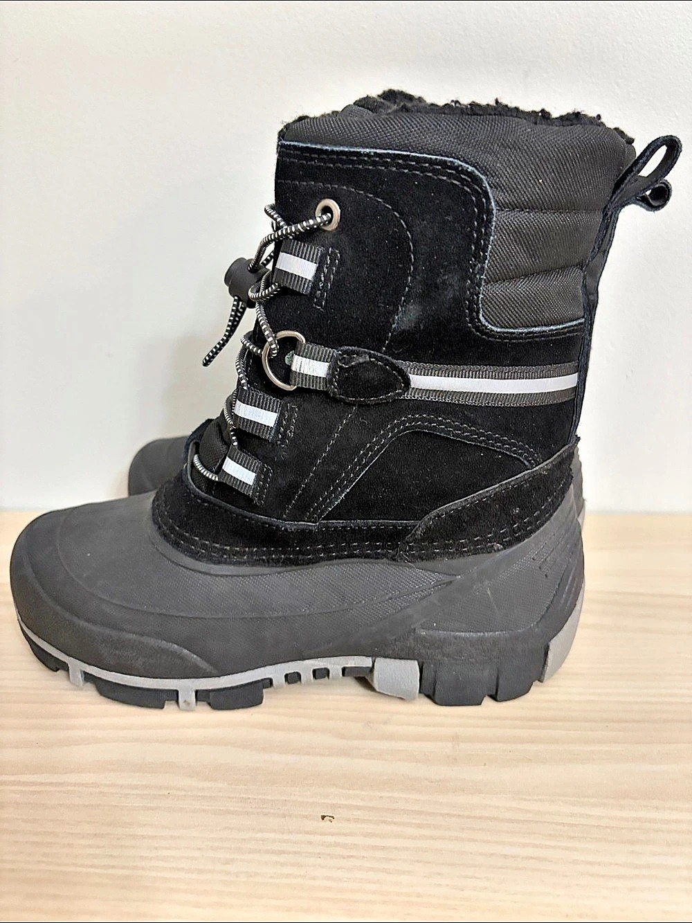 Lincoln Outfitters Kids Size 5 Black Snow Boots
